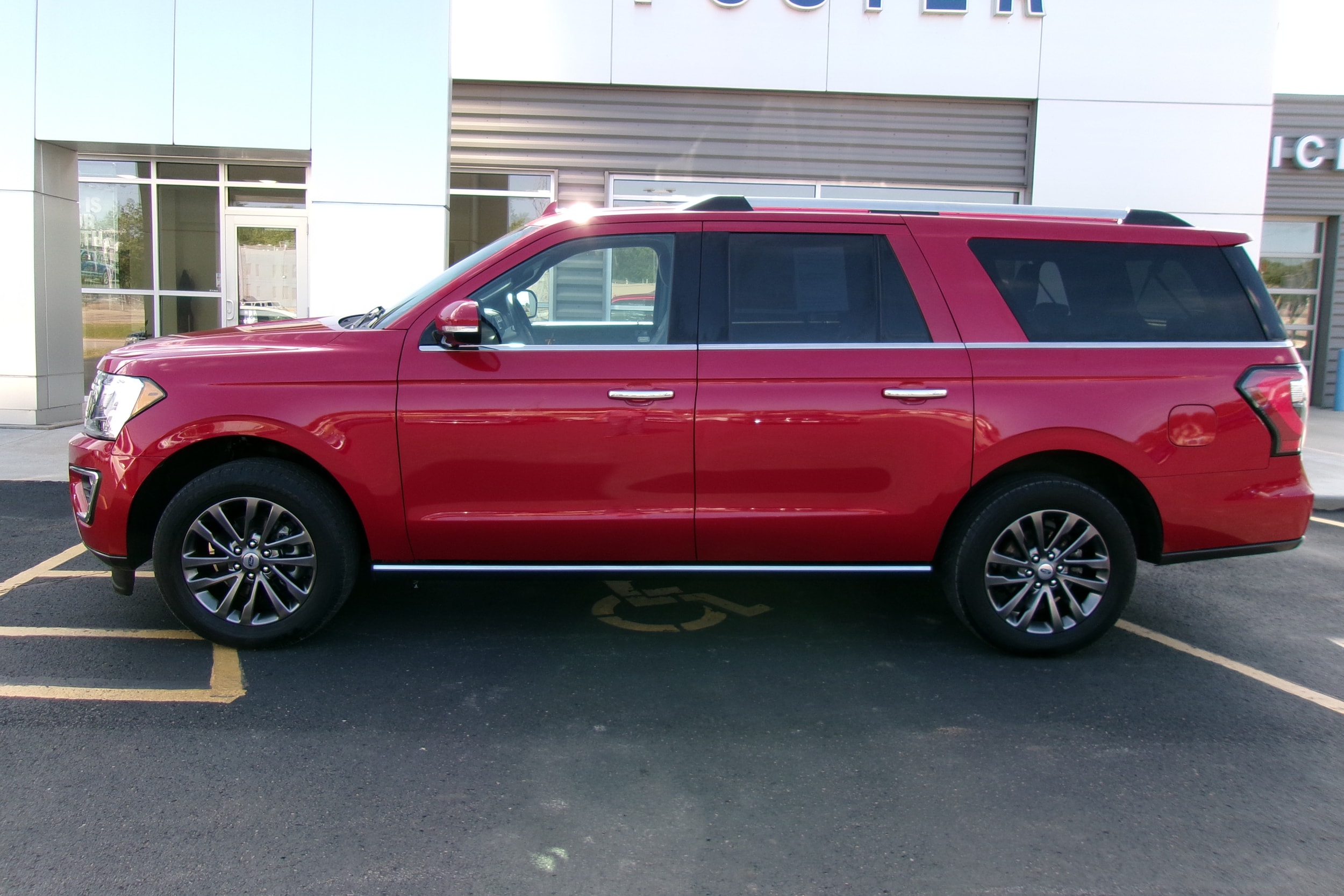 Used 2021 Ford Expedition Limited with VIN 1FMJK2AT5MEA41005 for sale in Holton, KS