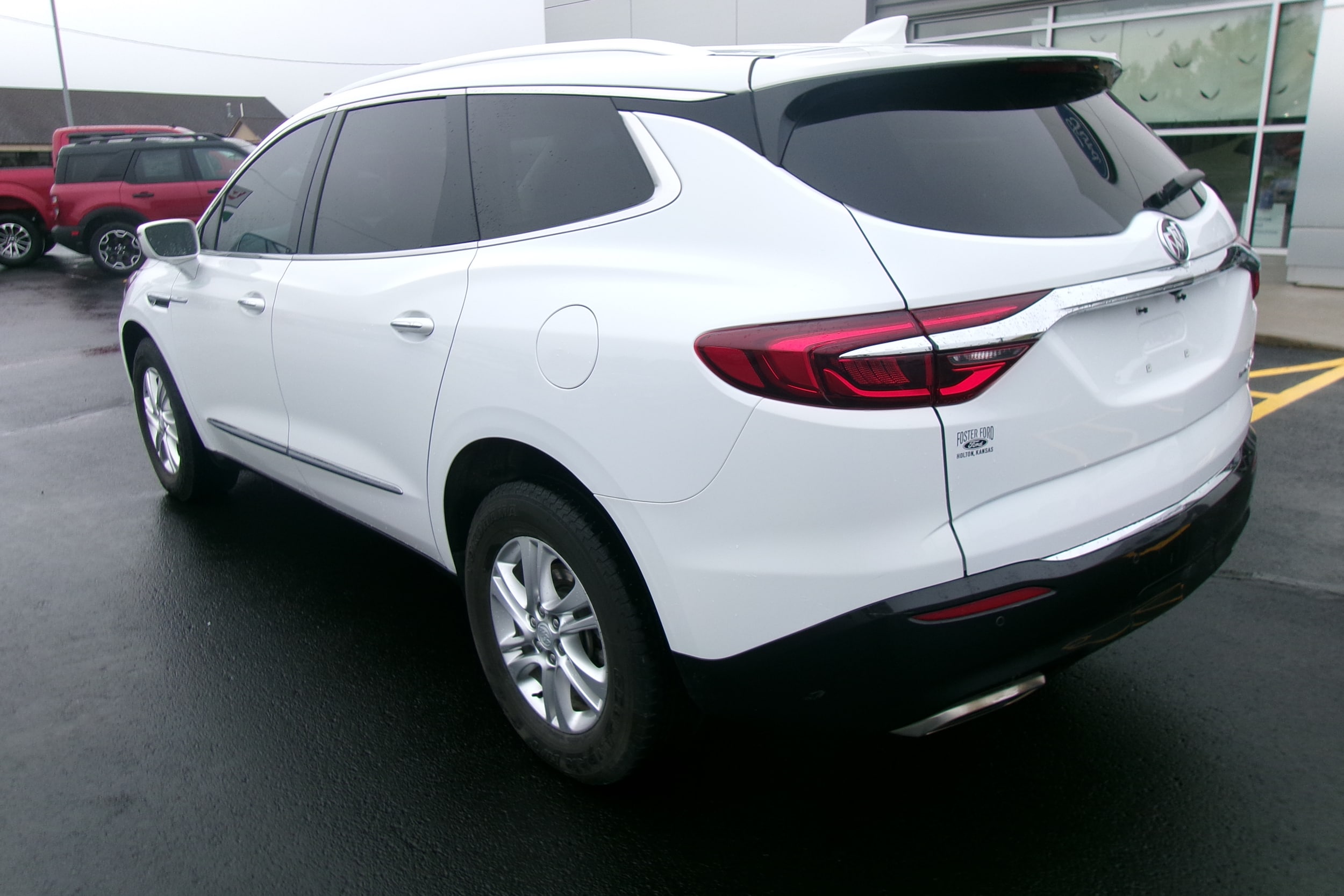 Used 2019 Buick Enclave Essence with VIN 5GAERBKW7KJ186241 for sale in Kansas City