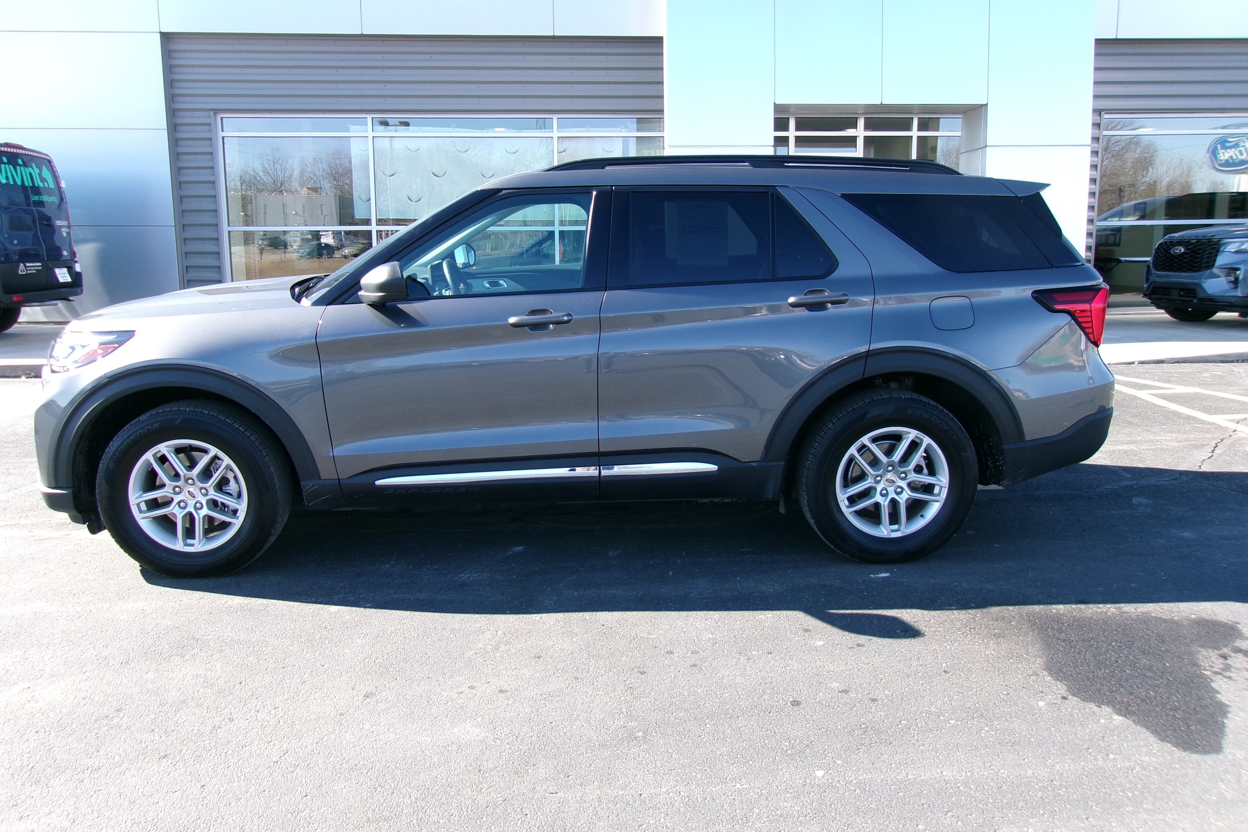 Used 2025 Ford Explorer Active with VIN 1FMUK8DH2SGA01389 for sale in Kansas City