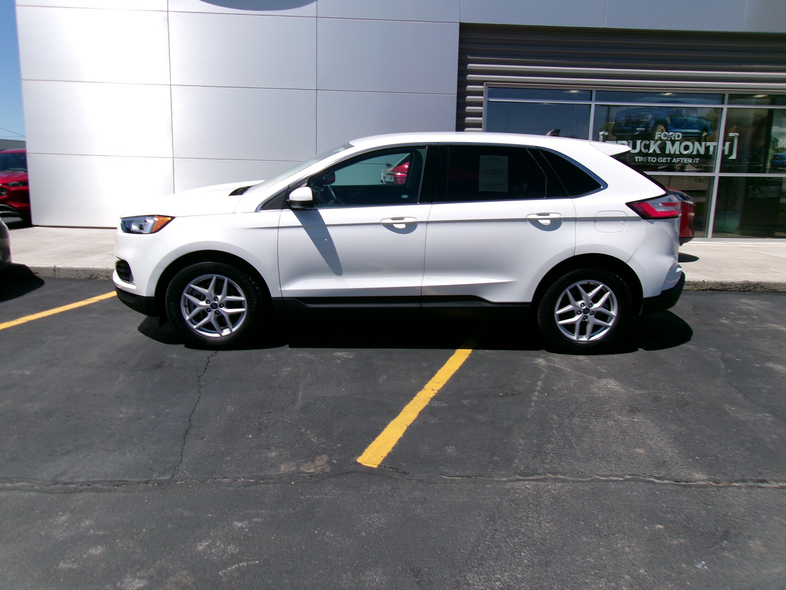 Used 2021 Ford Edge SEL with VIN 2FMPK4J99MBA11902 for sale in Holton, KS