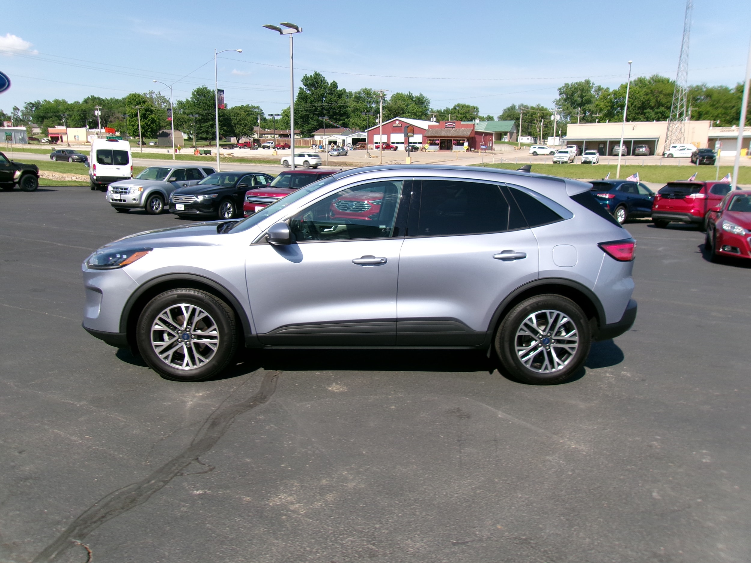 Used 2022 Ford Escape SEL with VIN 1FMCU9H69NUA27434 for sale in Kansas City