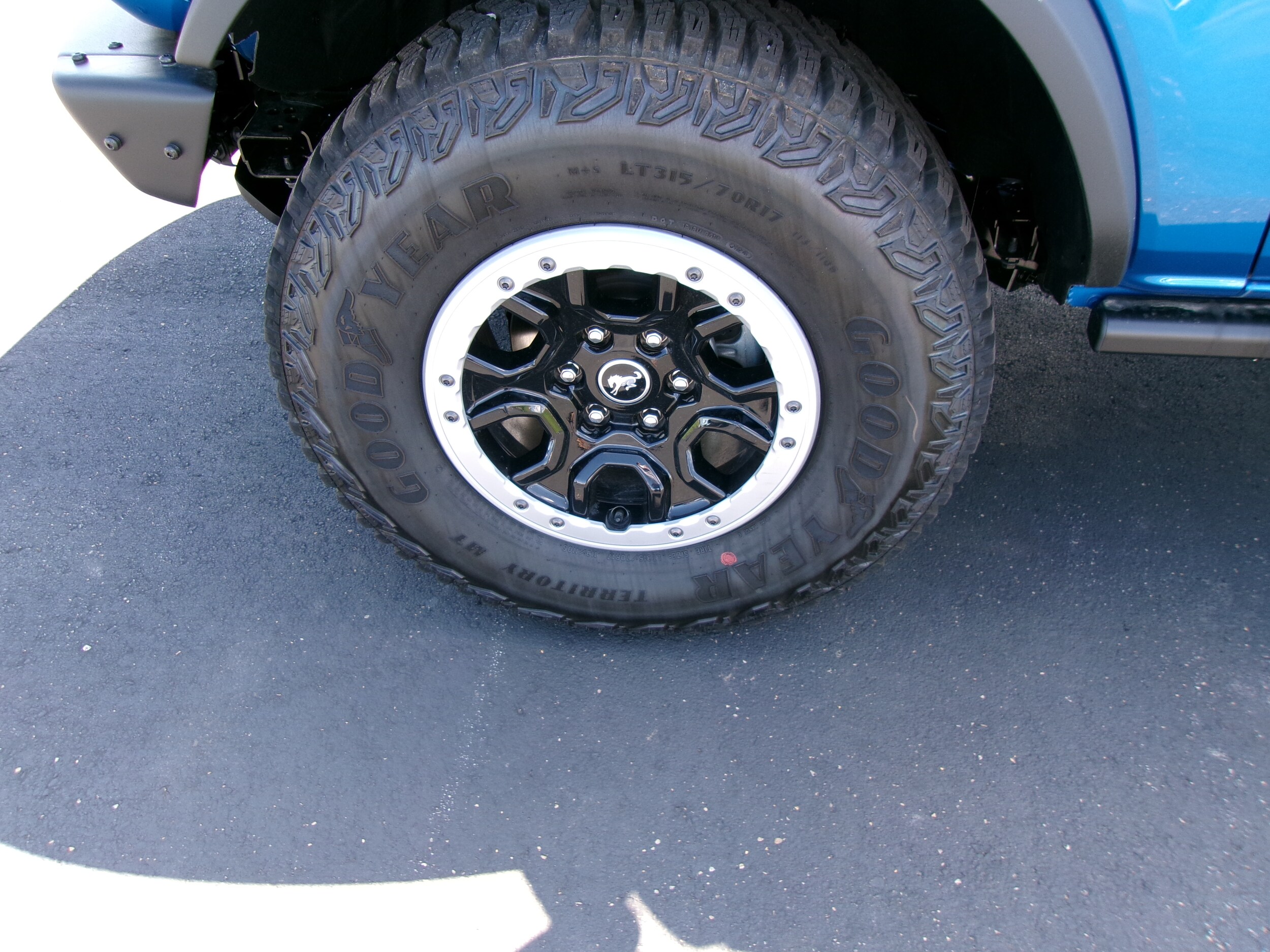 2024 Ford Bronco Badlands photo 3