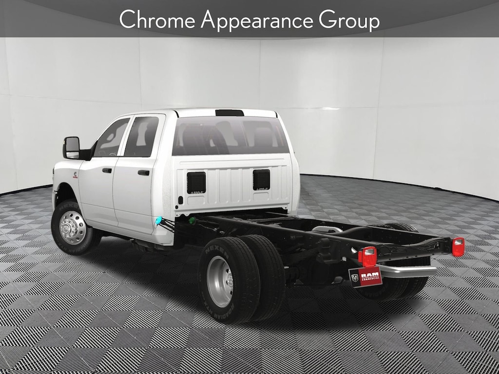 New 2025 Ram 3500 Chassis Cab 3500 TRADESMAN CREW CAB CHASSIS 4X2 60' CA Pickup