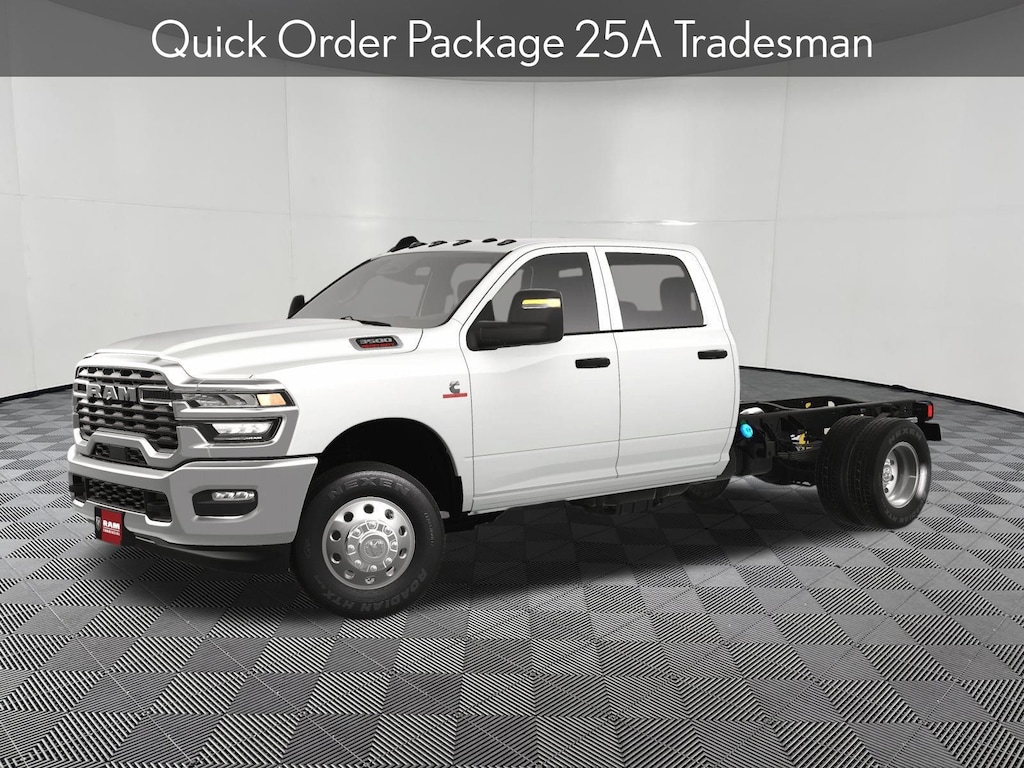 New 2025 Ram 3500 Chassis Cab 3500 TRADESMAN CREW CAB CHASSIS 4X2 60' CA Pickup