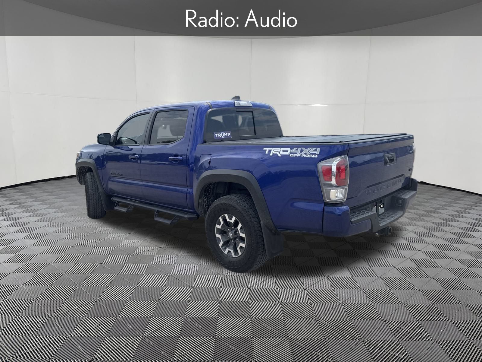 2023 Toyota Tacoma TRD Off-Road photo 2