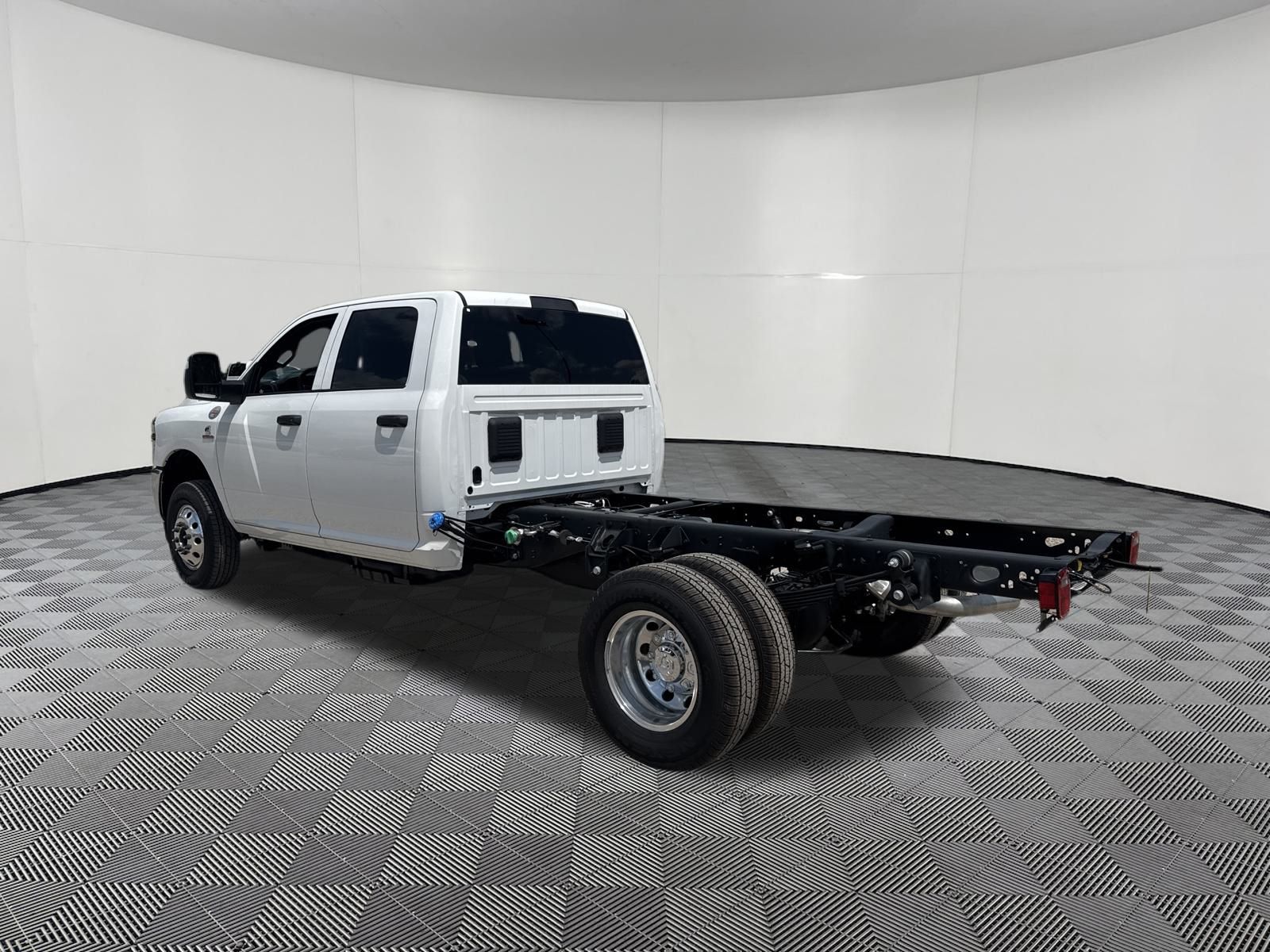2026 Ram 3500 Tradesman photo 3