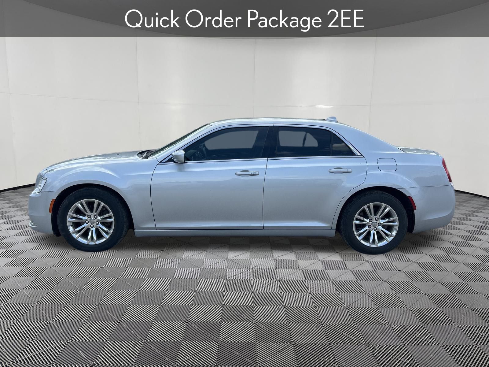 Used 2021 Chrysler 300 Touring with VIN 2C3CCAAG9MH570896 for sale in Liberty, TX