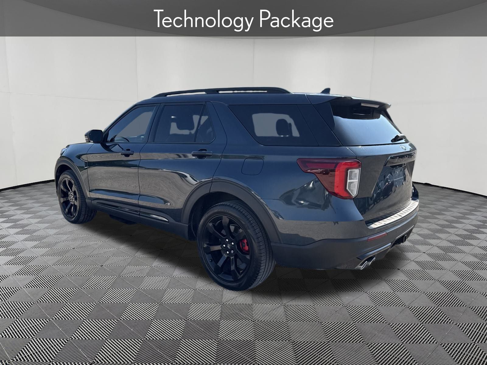 2023 Ford Explorer ST photo 2