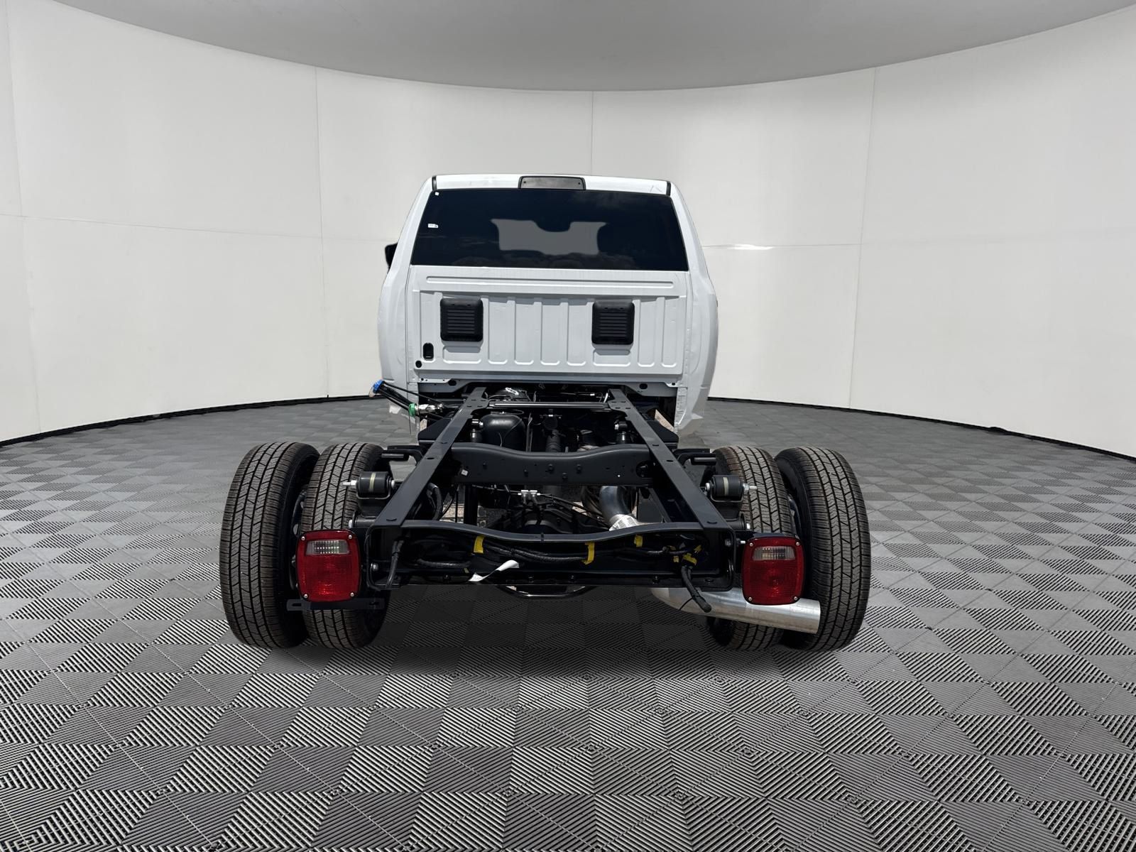 2026 Ram 3500 Tradesman photo 4