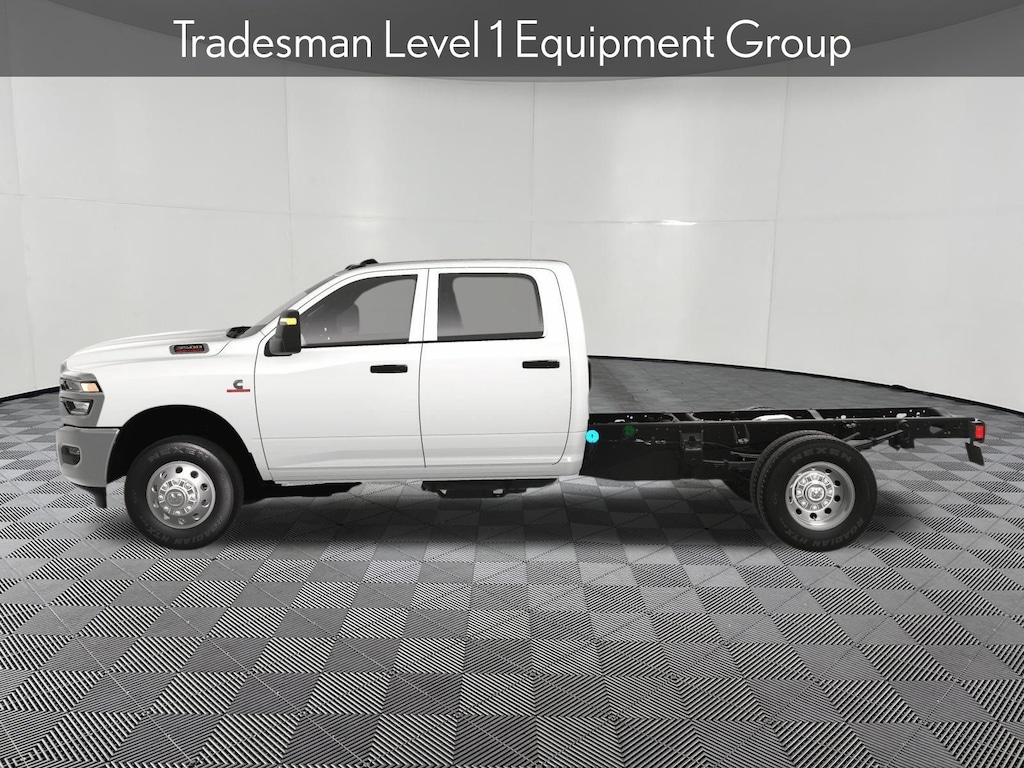 New 2025 Ram 3500 Chassis Cab 3500 TRADESMAN CREW CAB CHASSIS 4X2 60' CA Pickup