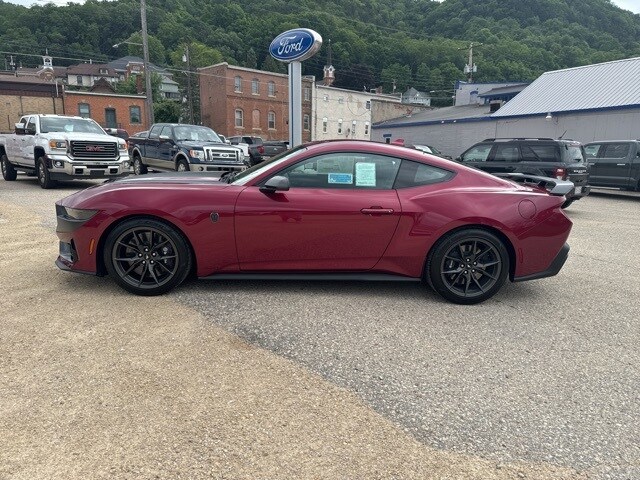 2025 Ford Mustang Dark Horse Deluxe photo 2
