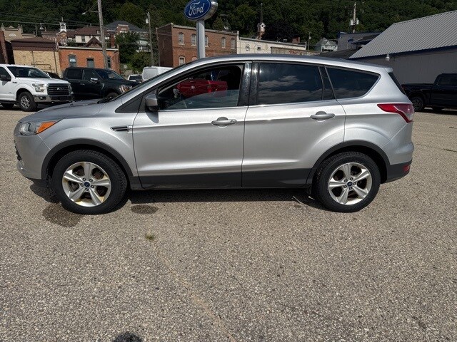2015 Ford Escape SE photo 2