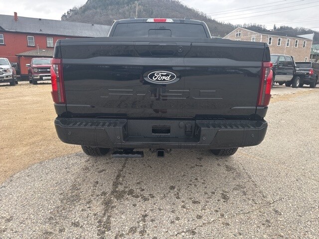 2025 Ford F-150 XLT photo 4