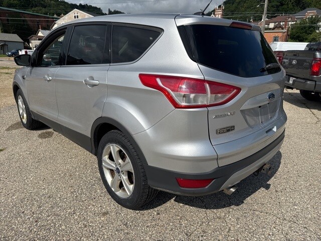 2015 Ford Escape SE photo 2
