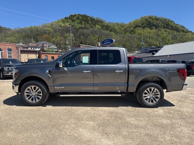 2025 Ford F-150 Lariat photo 2