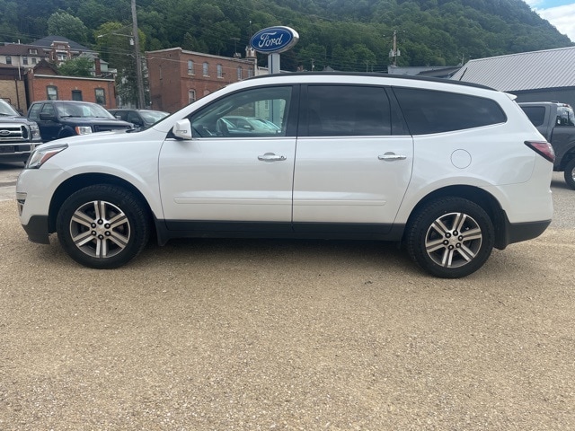 Used 2017 Chevrolet Traverse 2LT with VIN 1GNKVHKD6HJ337052 for sale in Fountain City, WI