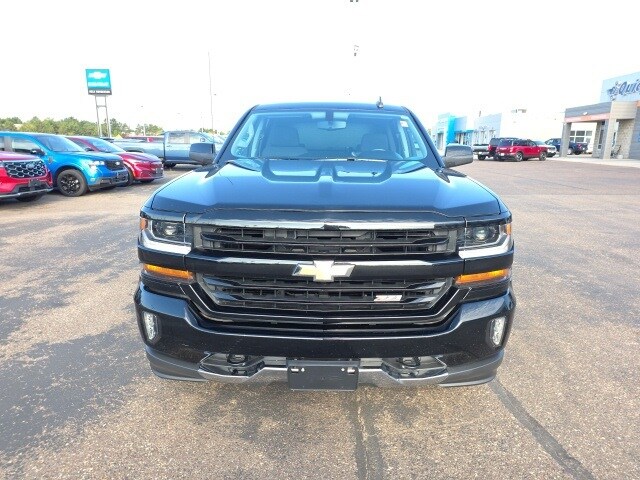 2017 Chevrolet Silverado 1500 photo 2