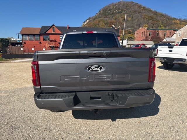 2025 Ford F-150 XLT photo 3