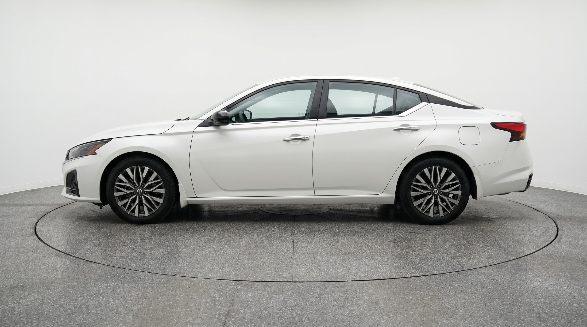 Thumbnail: 2025 Nissan Altima - 4