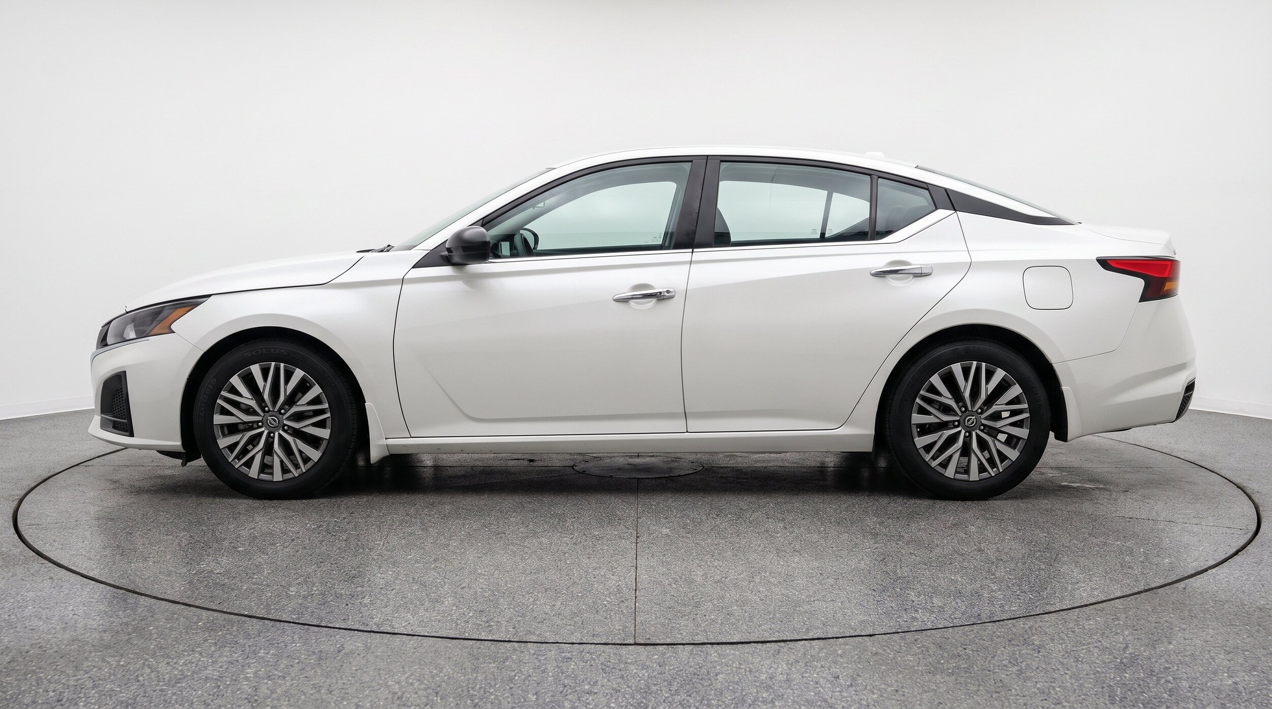 Thumbnail: 2025 Nissan Altima - 5