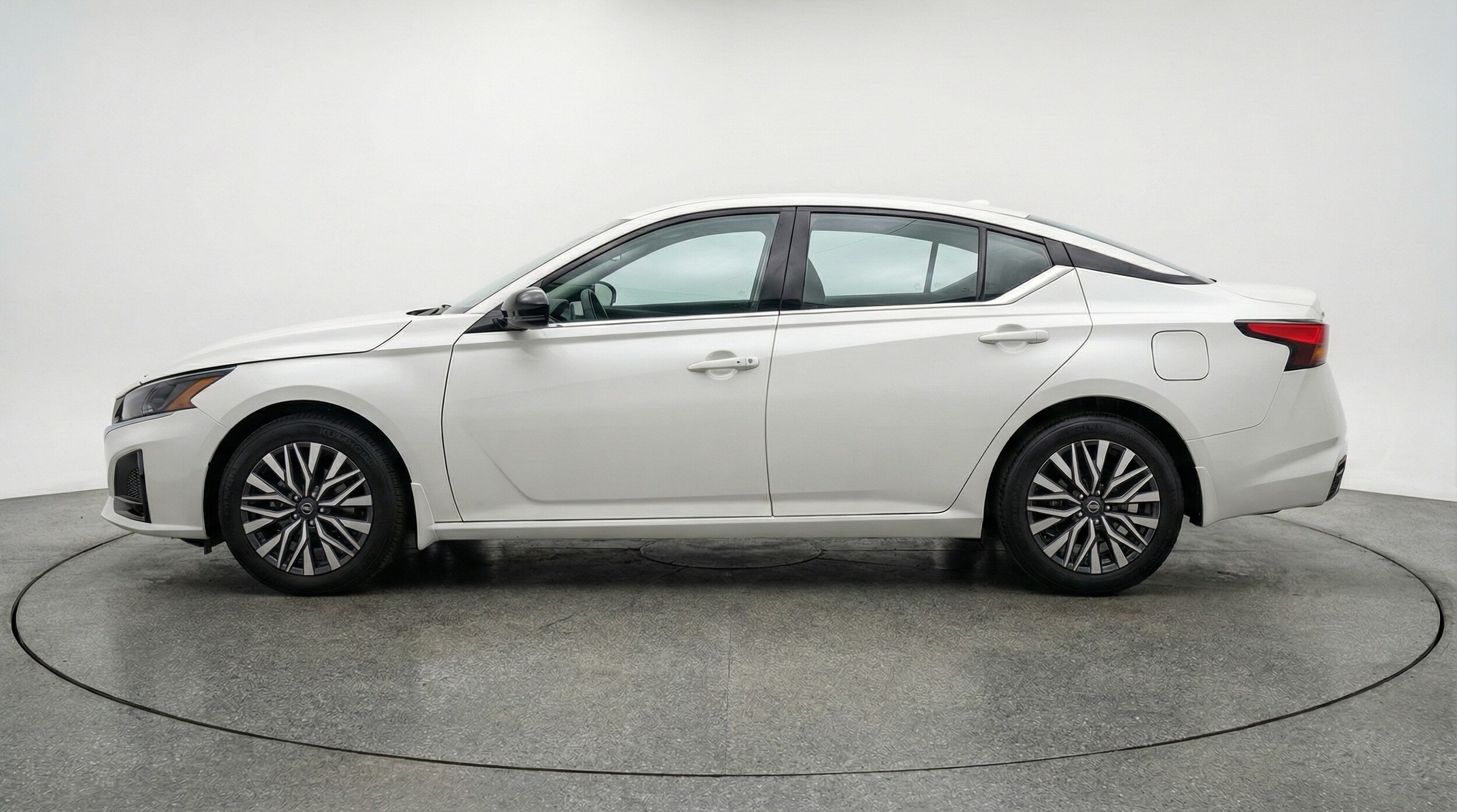 Thumbnail: 2025 Nissan Altima - 4