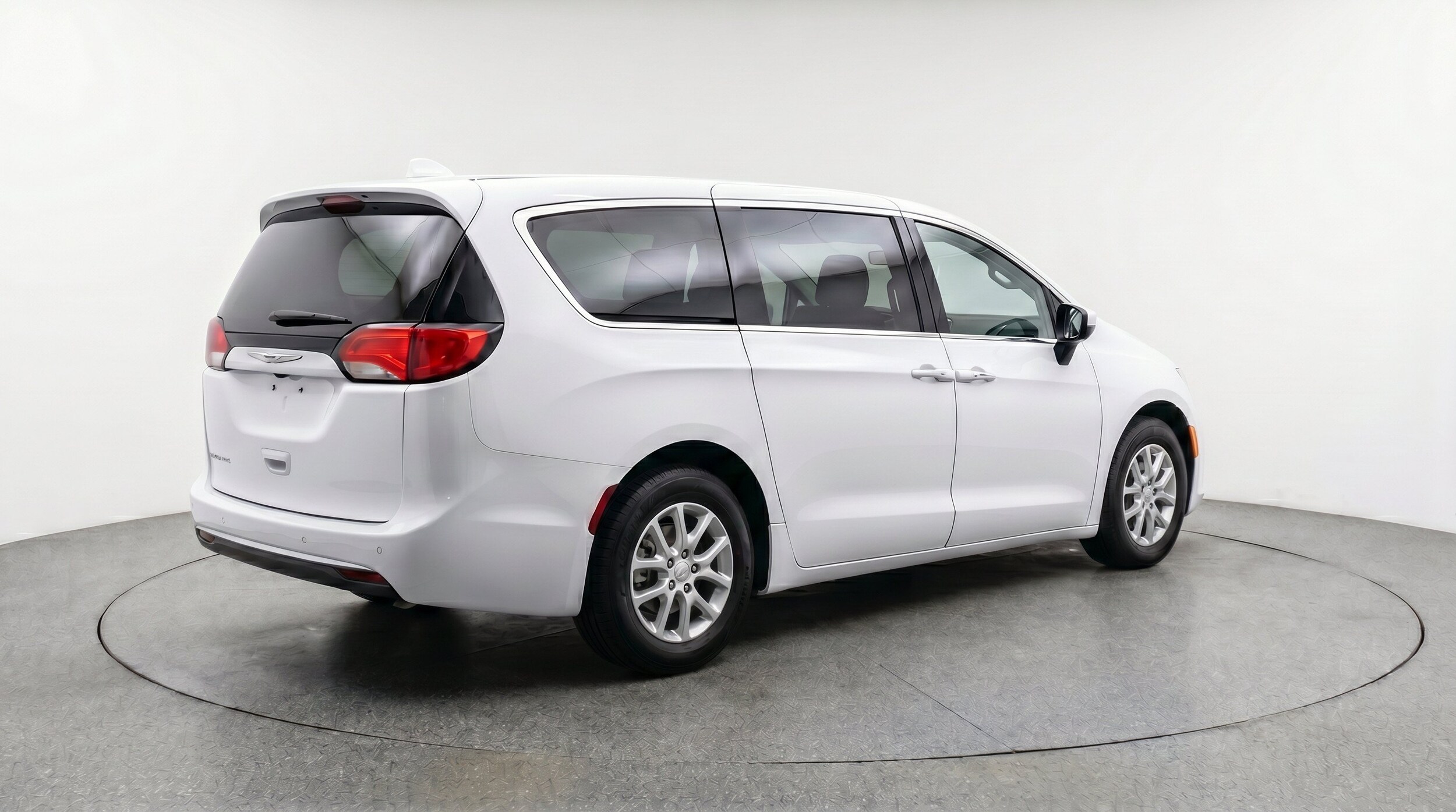 Thumbnail: 2024 Chrysler Voyager - 9