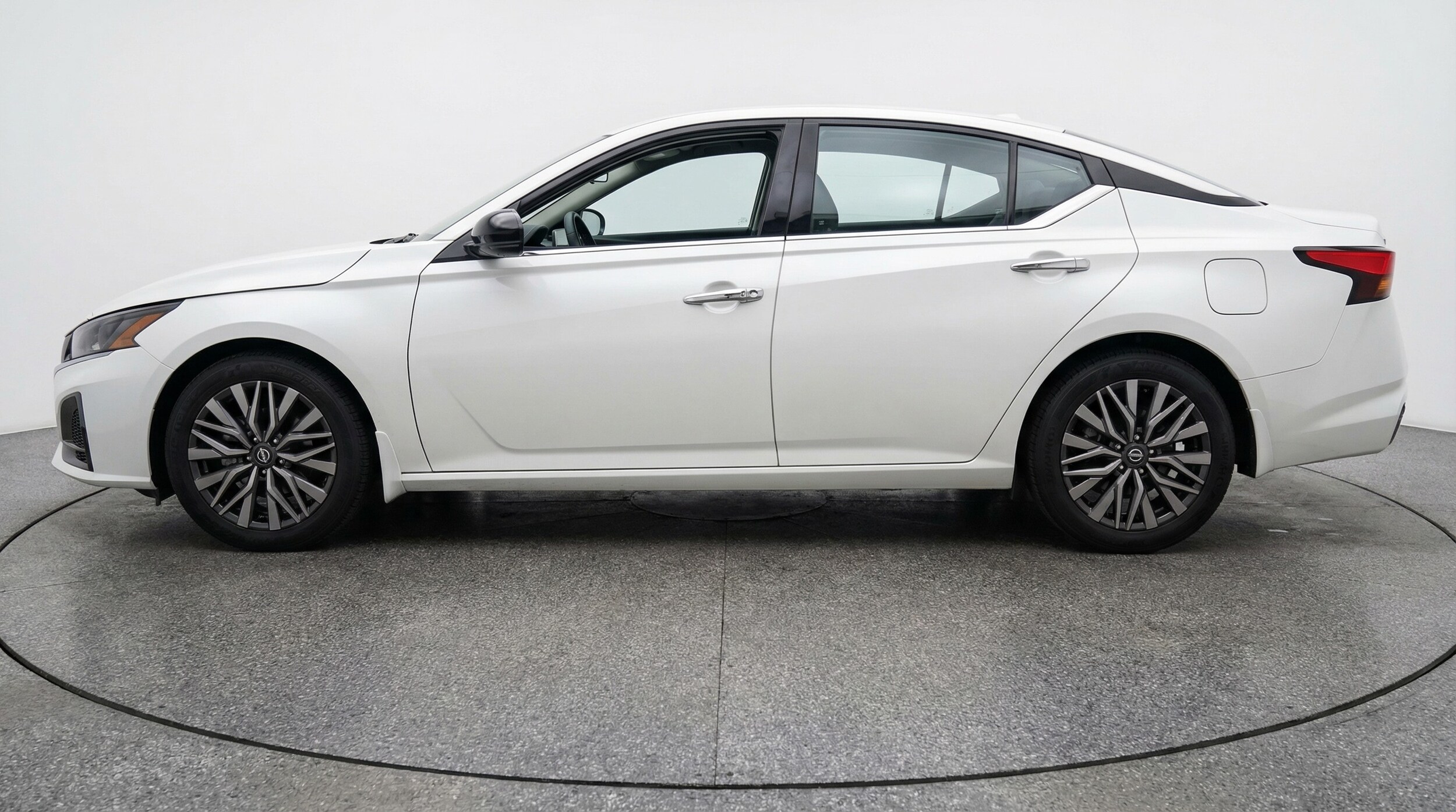 Thumbnail: 2025 Nissan Altima - 4