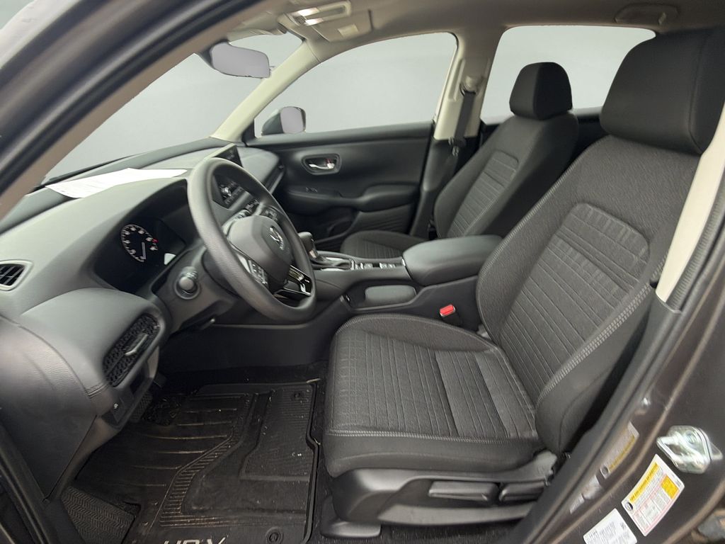 2025 Honda HR-V LX - Photo 18