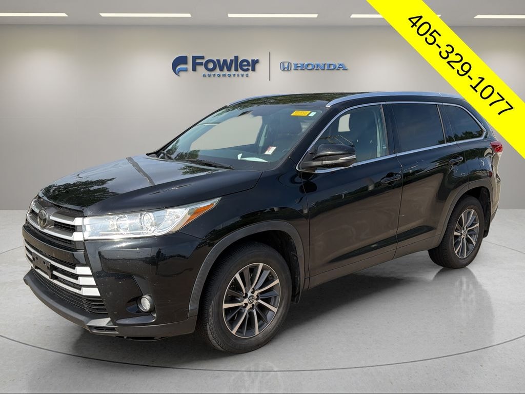 Used 2019 Toyota Highlander XLE V6 SUV