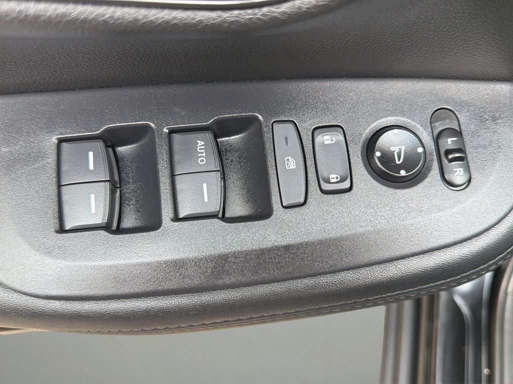 2025 Honda HR-V LX - Photo 14