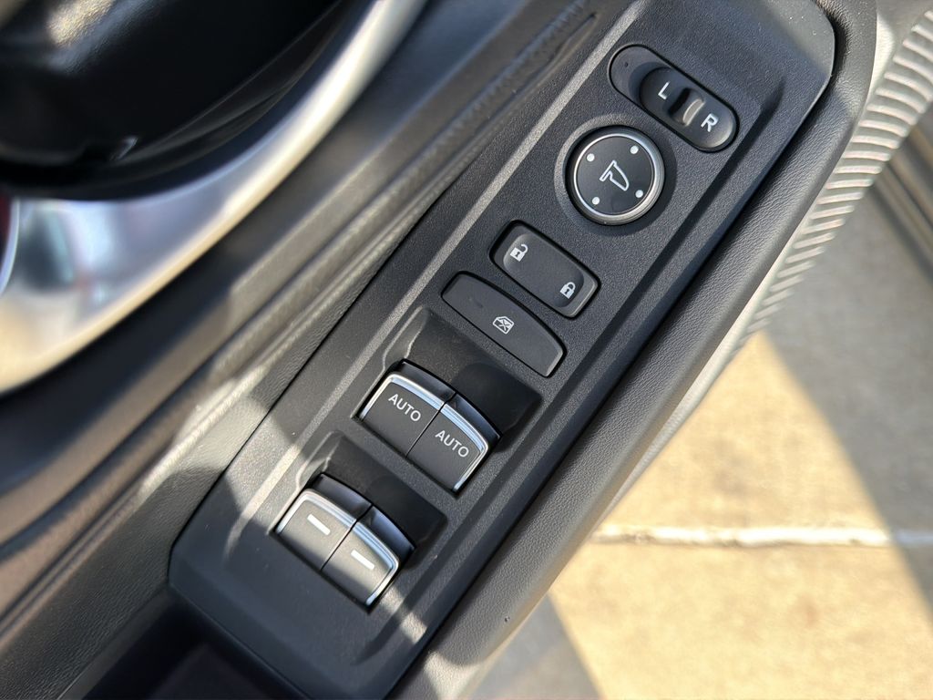 2025 Honda Accord LX - Photo 16
