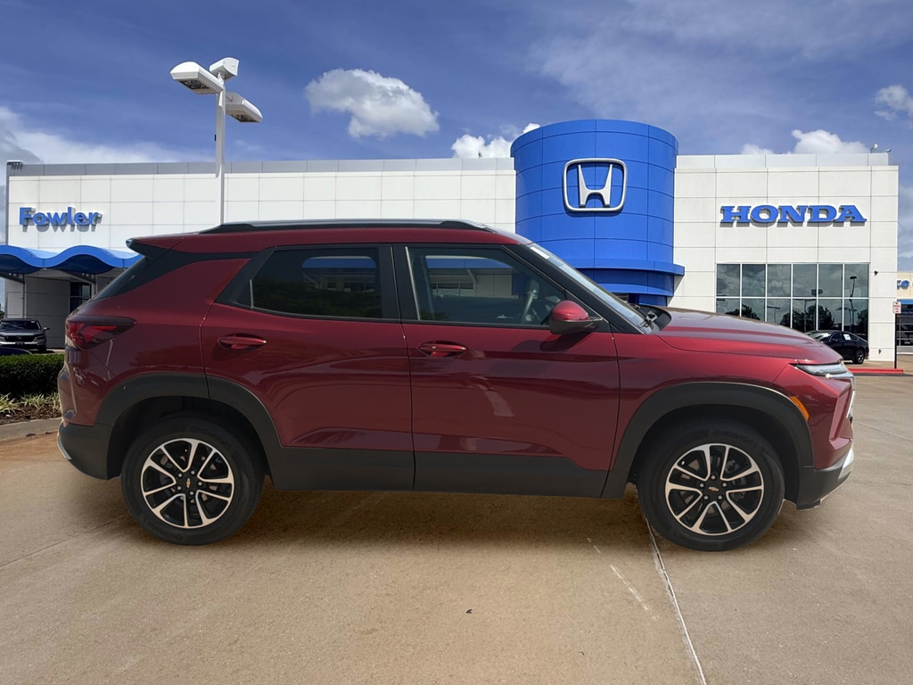 Used 2025 Chevrolet Trailblazer LT SUV