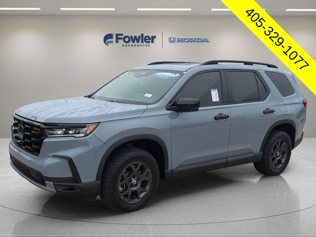 2025 Honda Pilot TrailSport AWD's photo