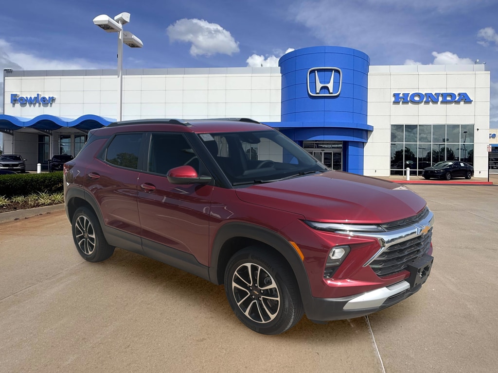 Used 2025 Chevrolet Trailblazer LT SUV