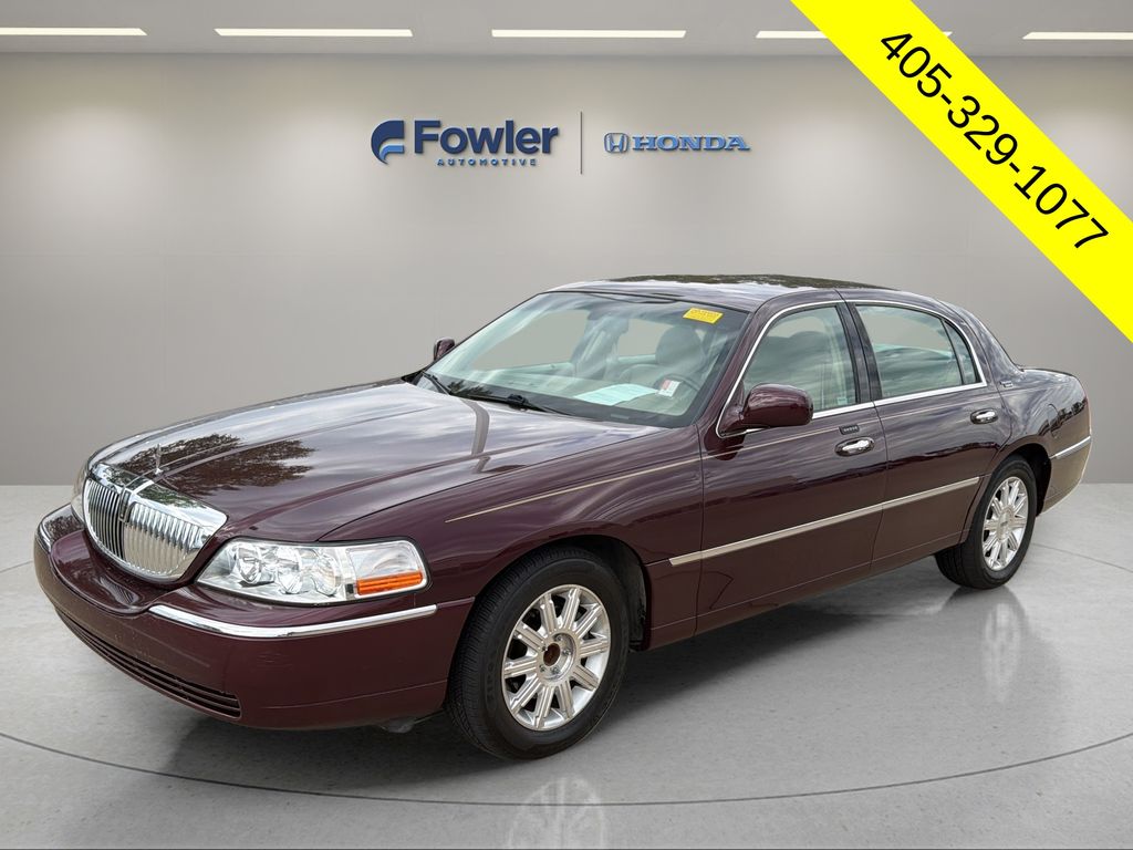 2006 Lincoln Town Car Signature Limited's photo