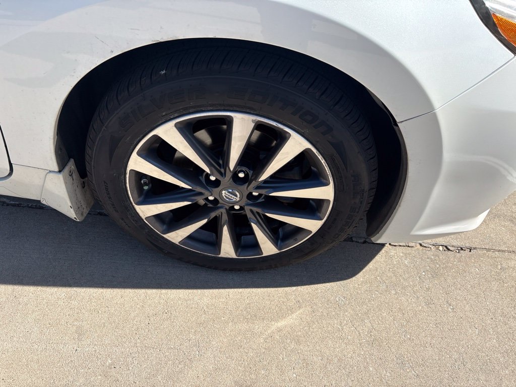 Used 2017 Nissan Altima 2.5 SV Sedan