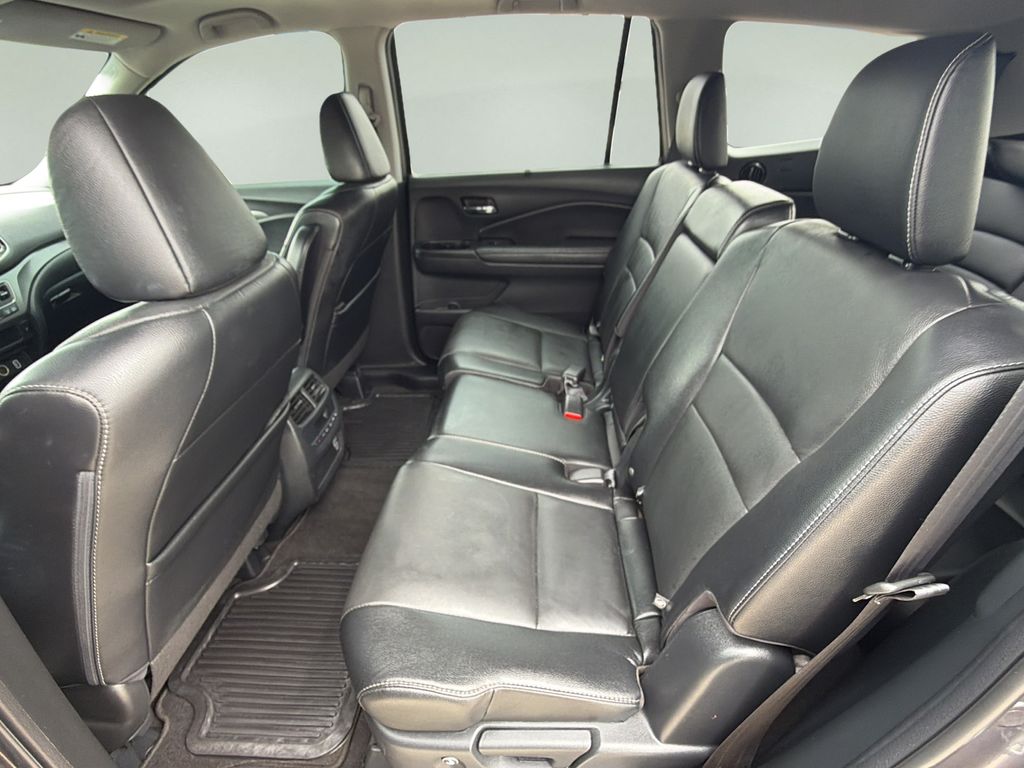 2022 Honda Pilot EX-L - Photo 12
