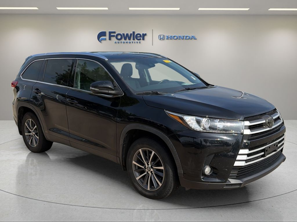 Used 2019 Toyota Highlander XLE V6 SUV