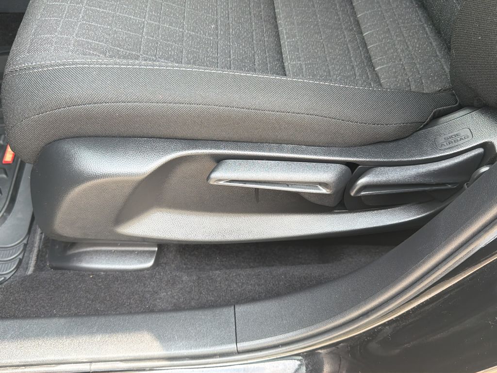 2025 Honda HR-V LX - Photo 15