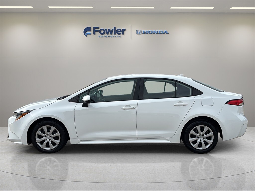 2023 Toyota Corolla LE photo 2