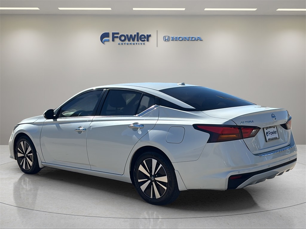 Used 2022 Nissan Altima 2.5 SV Sedan