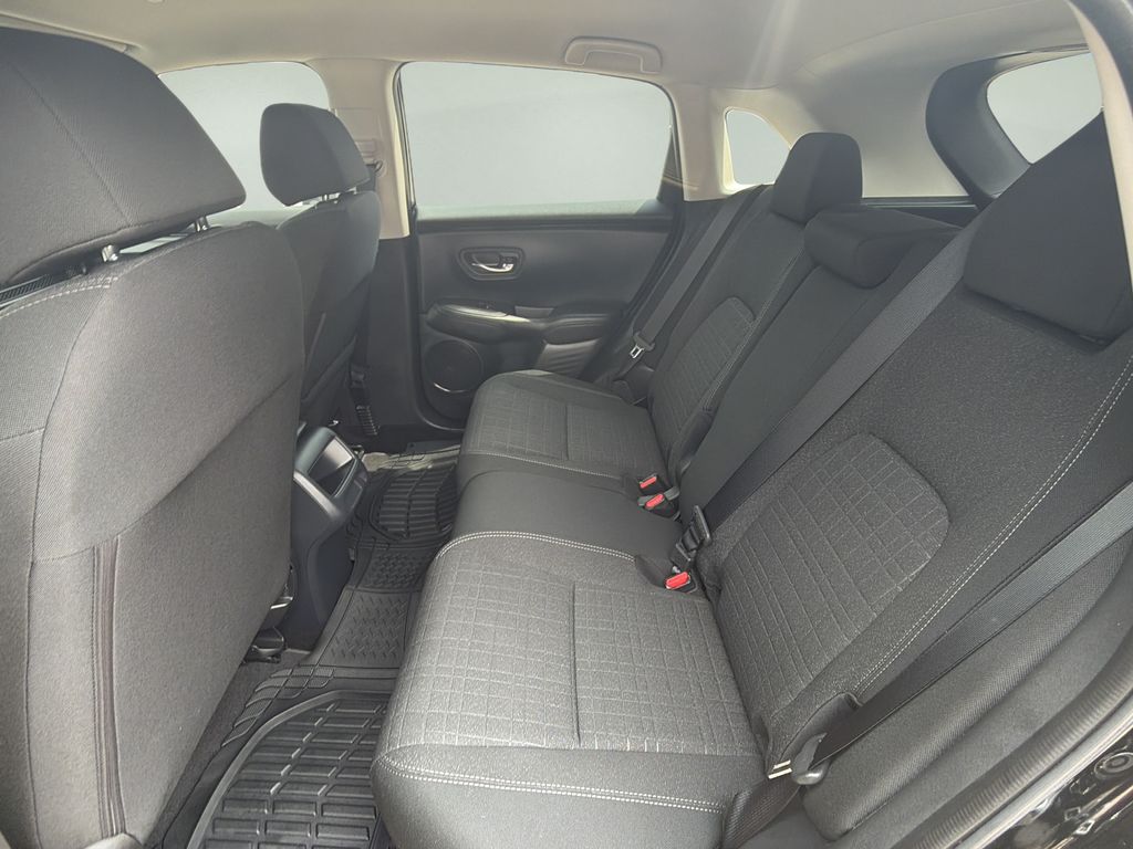 2025 Honda HR-V LX - Photo 11