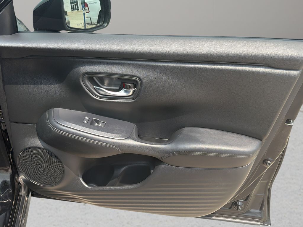 2025 Honda HR-V LX - Photo 22