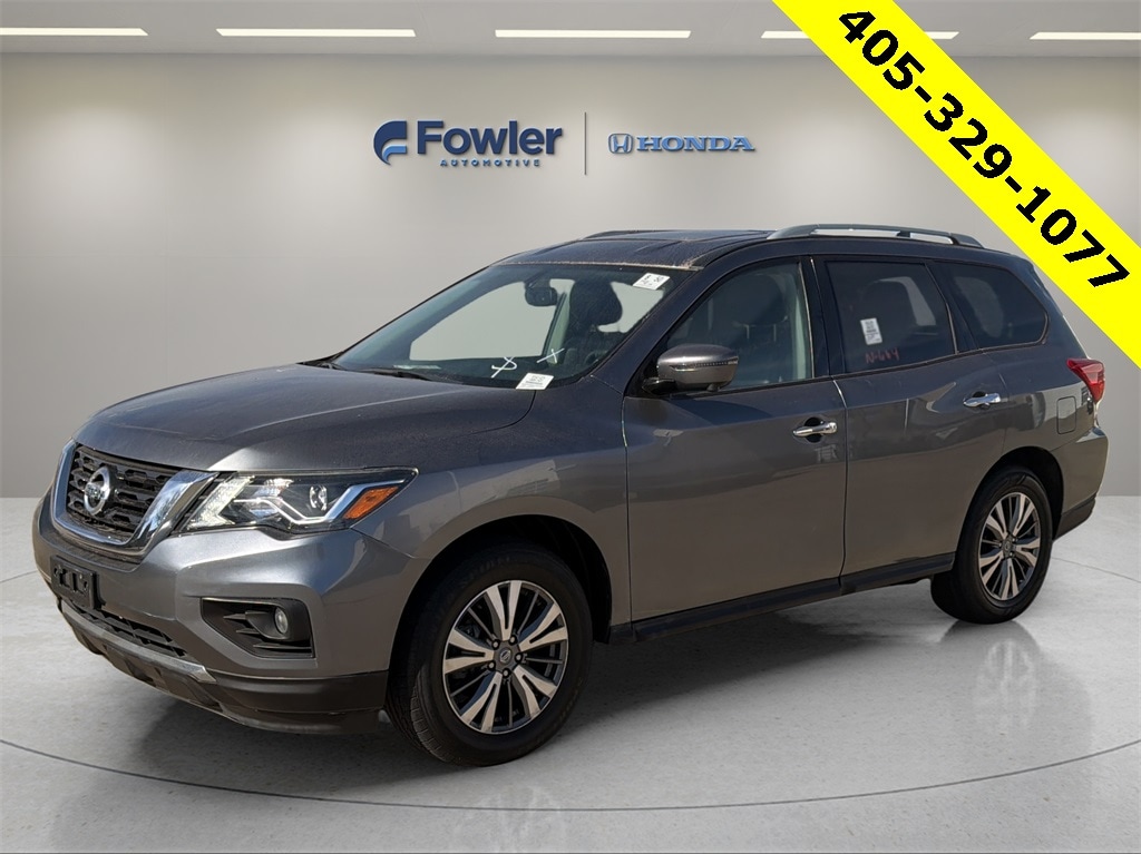 2020 Nissan Pathfinder SL's photo