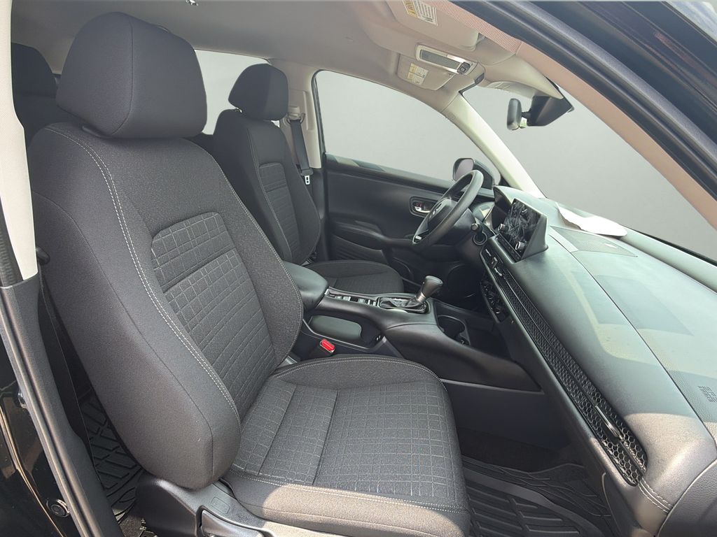 2025 Honda HR-V LX - Photo 9