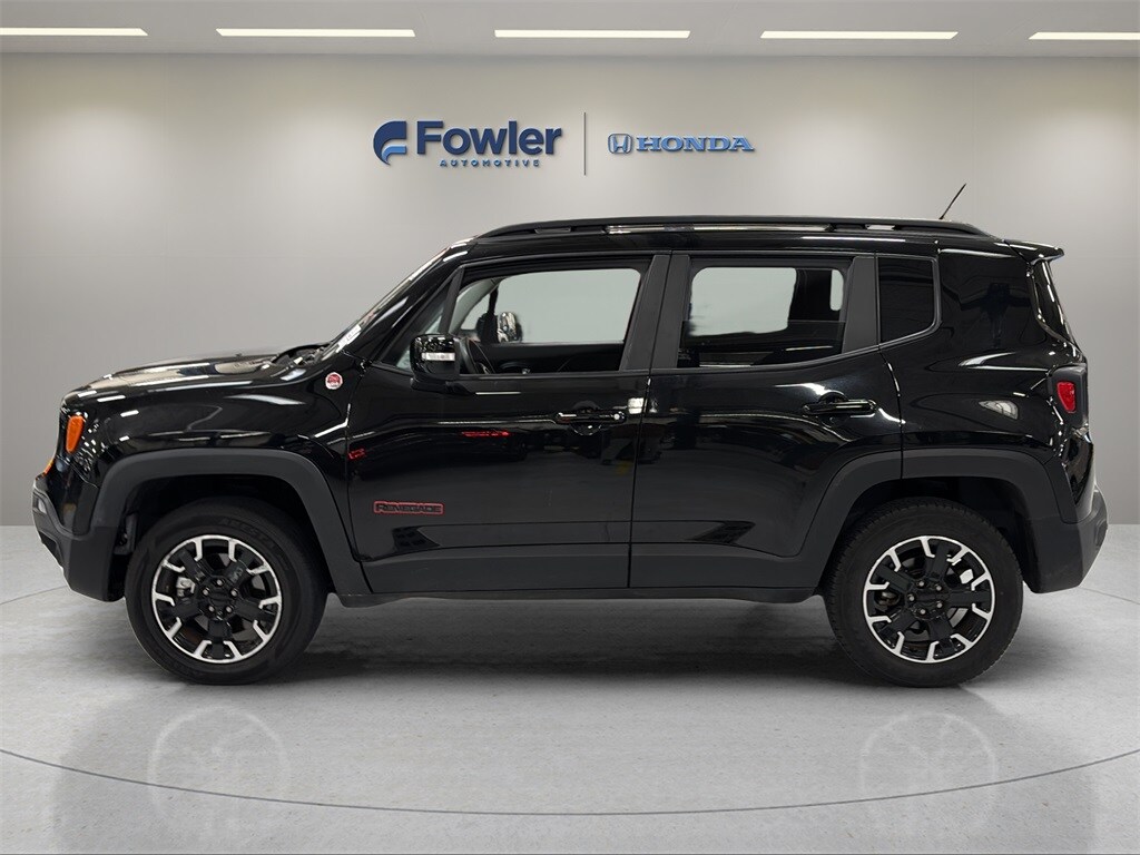 2023 Jeep Renegade Trailhawk photo 3