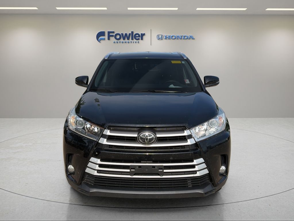 Used 2019 Toyota Highlander XLE V6 SUV