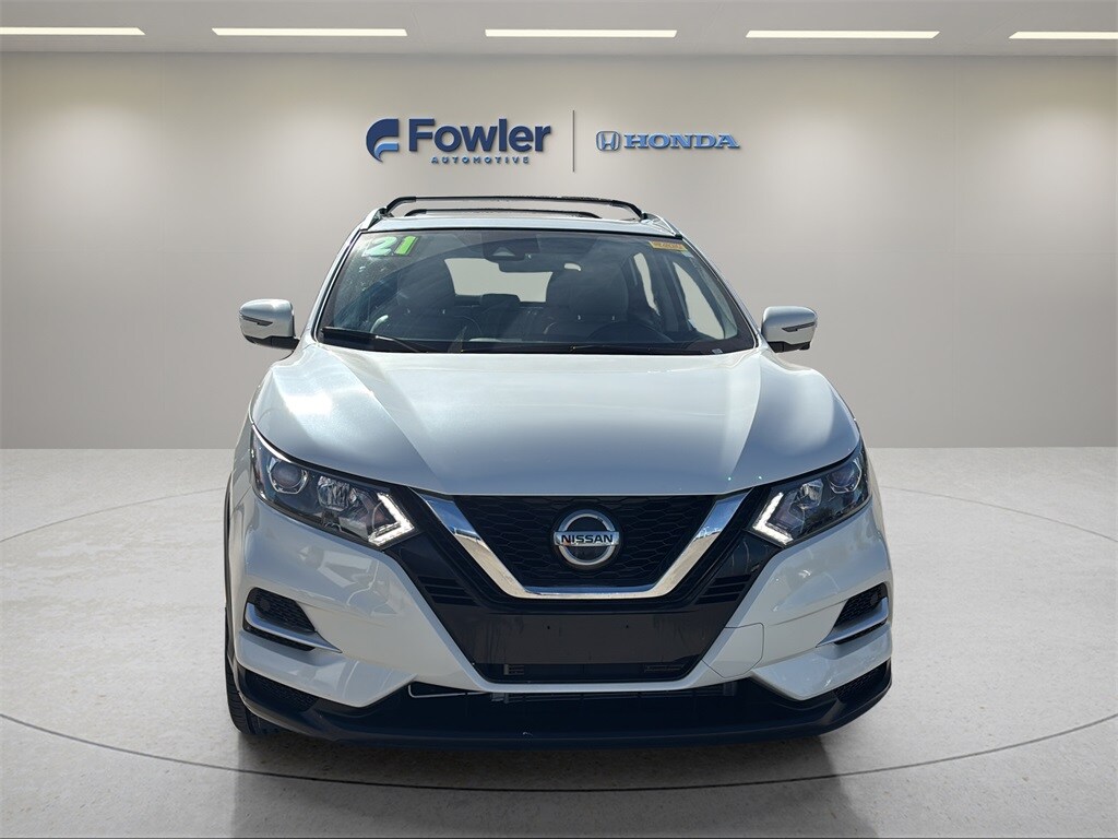 2021 Nissan Rogue Sport SL photo 2