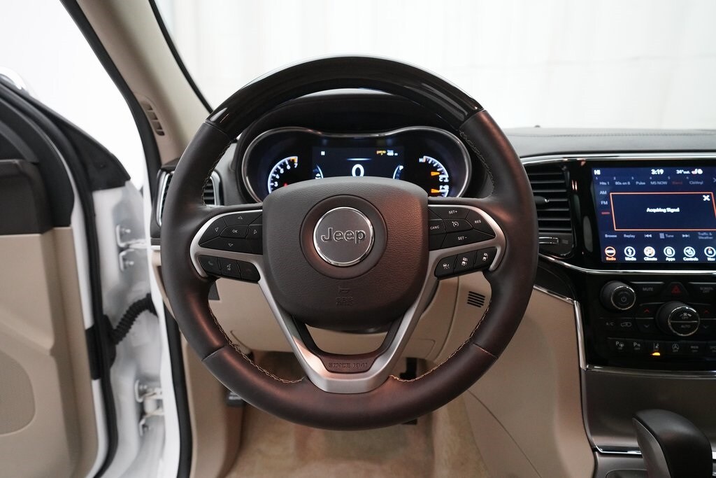 2019 Jeep Grand Cherokee Overland photo 2