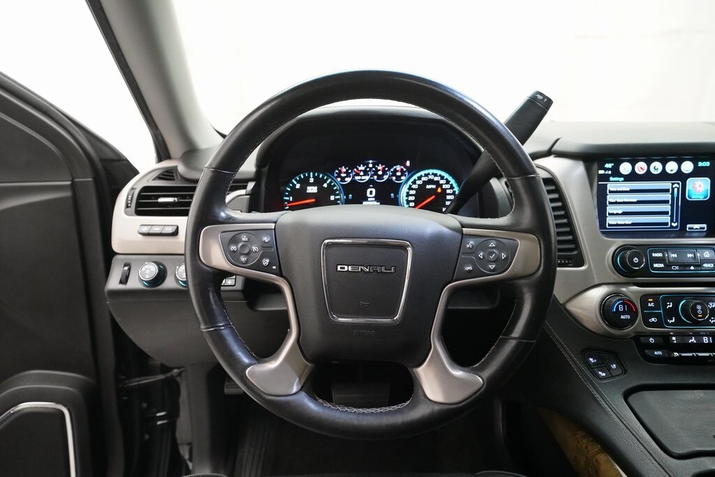 2017 Gmc Yukon Denali photo 2